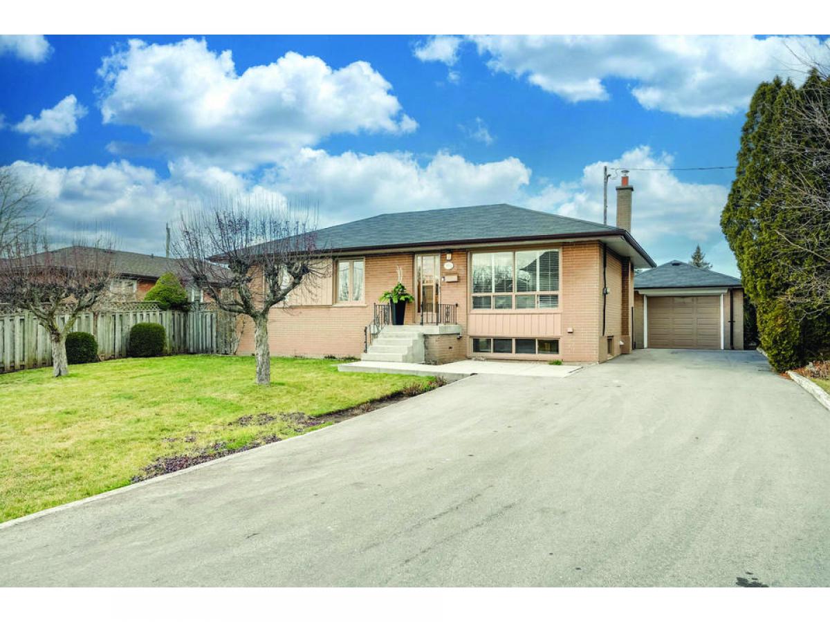 3 bedrooms House in Oakville, Canada No. 954