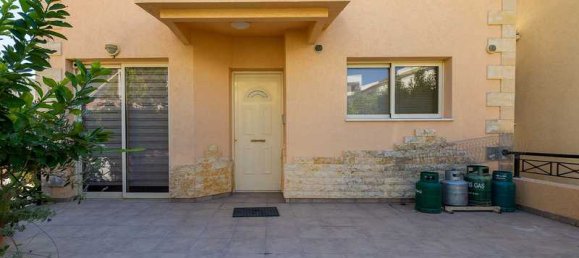 3 bedrooms House in Germasogeia, Cyprus No. 14722 11