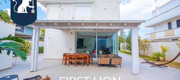 Вилла с 5 комнатами в Лечче, Италия № 24584 25