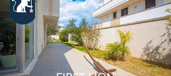 Вилла с 5 комнатами в Лечче, Италия № 24584 24