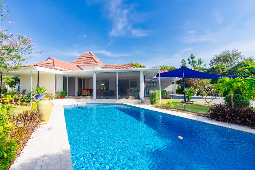 Villa de 3 dormitorios en Hua Hin, Thailand No. 71081