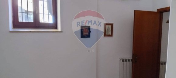 5-salle Bureau à Fabriano, Italy No. 317021 3