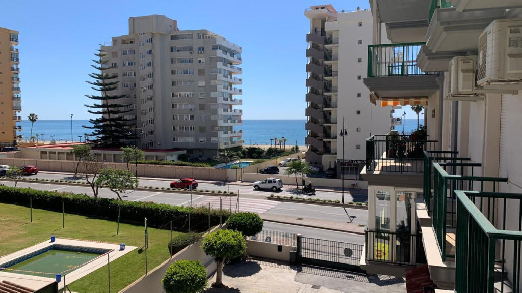 3 bedrooms Apartment in Fuengirola, Spain No. 185366