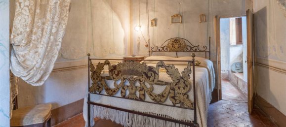 Edificio en Colle di Val d'Elsa, Italy 487 m² No. 227742 8