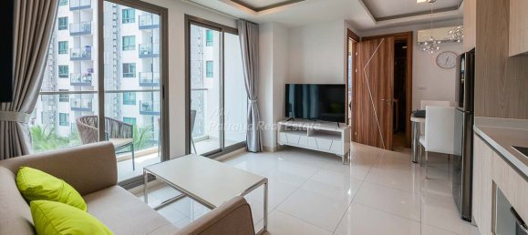 2 bedrooms Condo in Pattaya, Thailand No. 25186 2