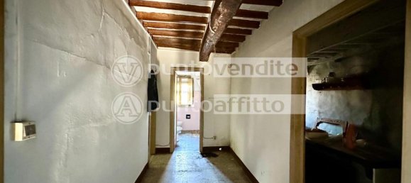 10 rooms House in Capannori, Italy No. 155434 18