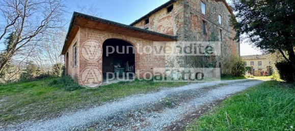 10 rooms House in Capannori, Italy No. 155434 5
