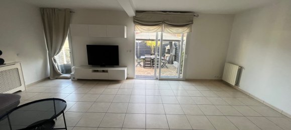 3 bedrooms House in Chelles, France No. 168759 5