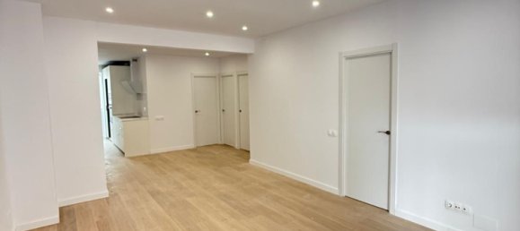 3 bedrooms Apartment in Eixample, Spain No. 142607 2