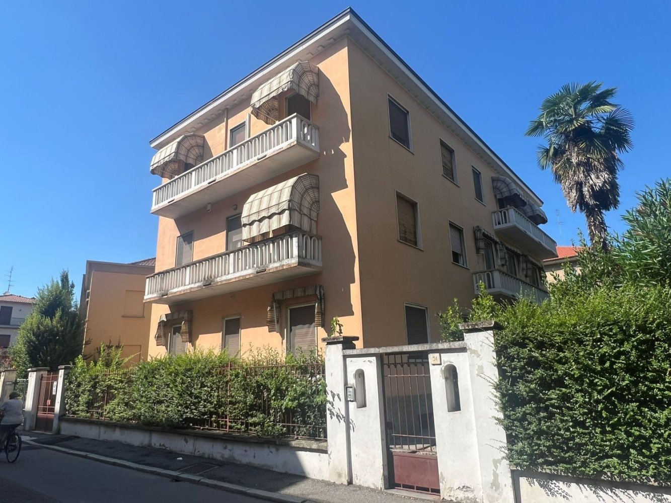 Apartamento de 4 habitaciónes en Pavia, Italy No. 149075