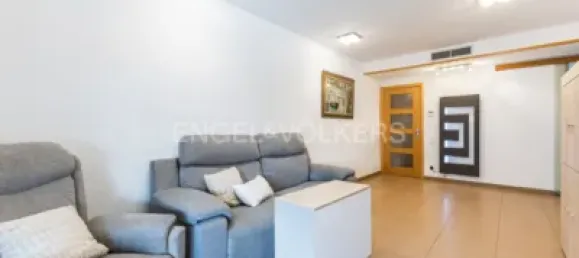 Dúplex de 4 dormitorios en Sant Boi de Llobregat, Spain No. 174945 28