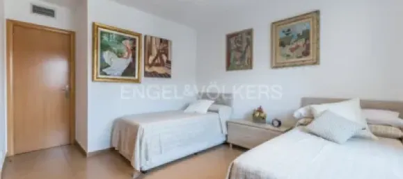 Dúplex de 4 dormitorios en Sant Boi de Llobregat, Spain No. 174945 18