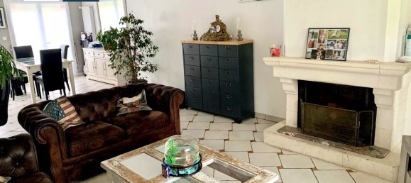 Casa de 3 dormitorios en Crepy-en-Valois, France No. 56974 2