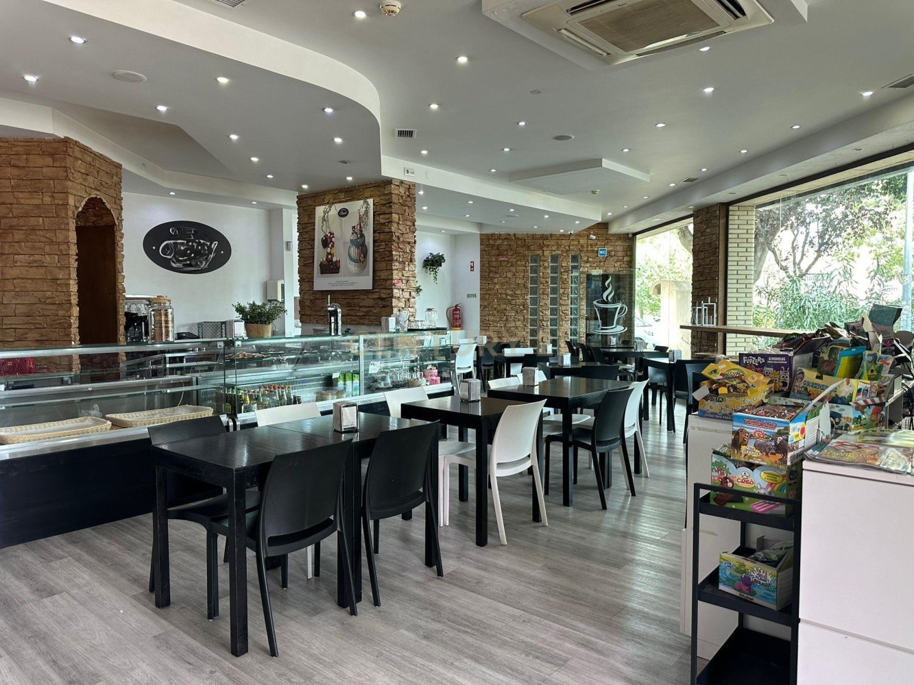 164m² Commercial property in Loures, Portugal No. 89956