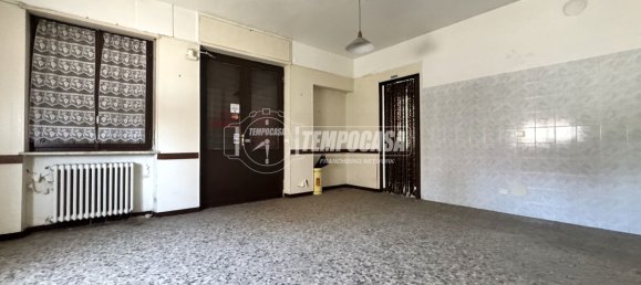 6 rooms Apartment in Biella, Italy No. 258117 10