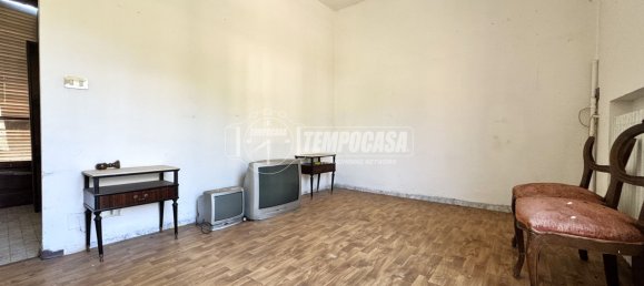 6 rooms Apartment in Biella, Italy No. 258117 2