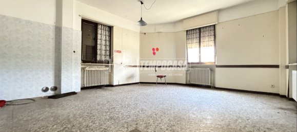 6 rooms Apartment in Biella, Italy No. 258117 8