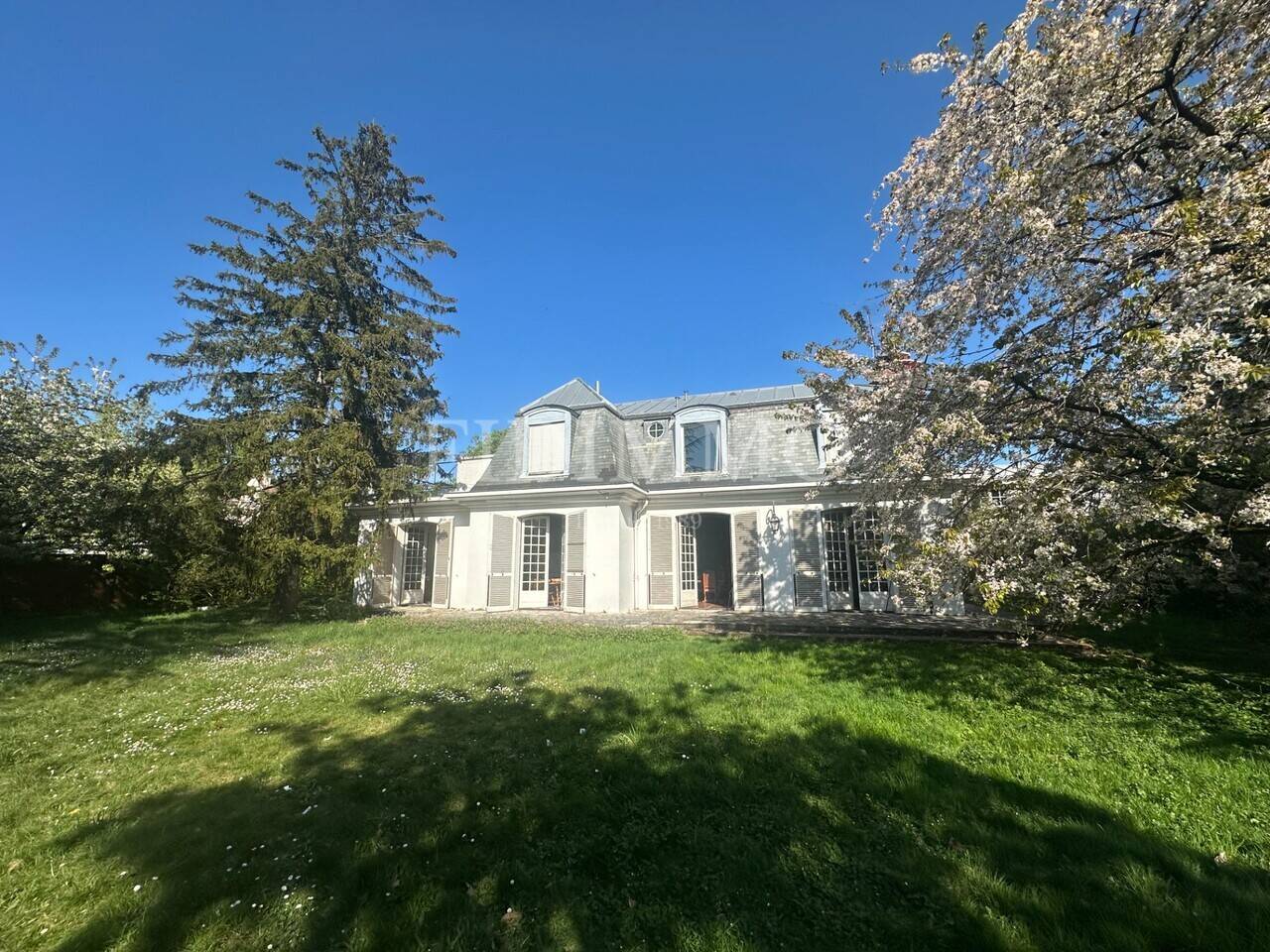 5 Schlafzimmer Haus in Chennevieres-sur-Marne, France, Nr. 124992