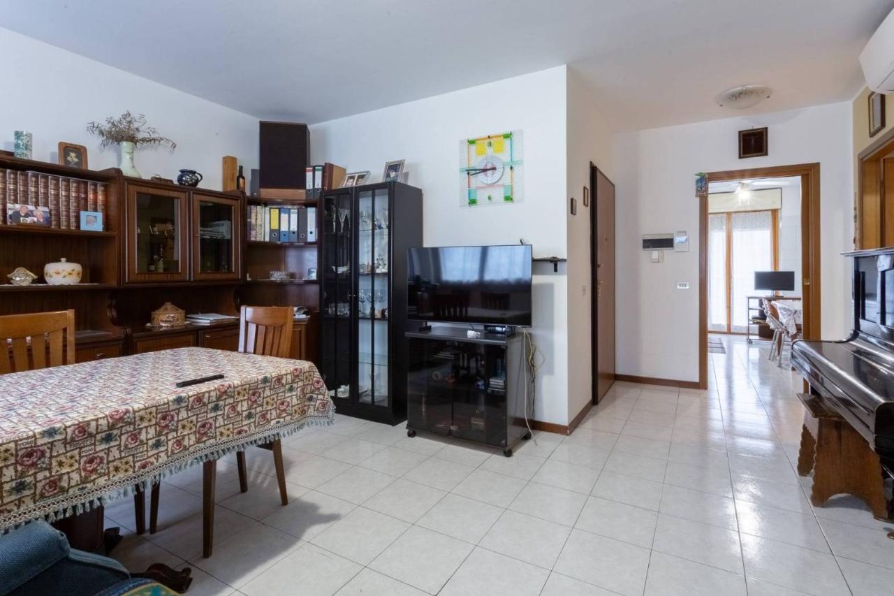 3 rooms Apartment in Bollate, Italy No. 27116