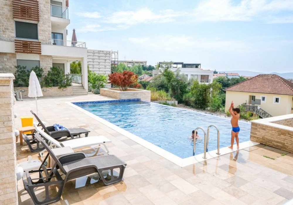 Apartamento de 2 dormitorios en Tivat, Montenegro No. 1726