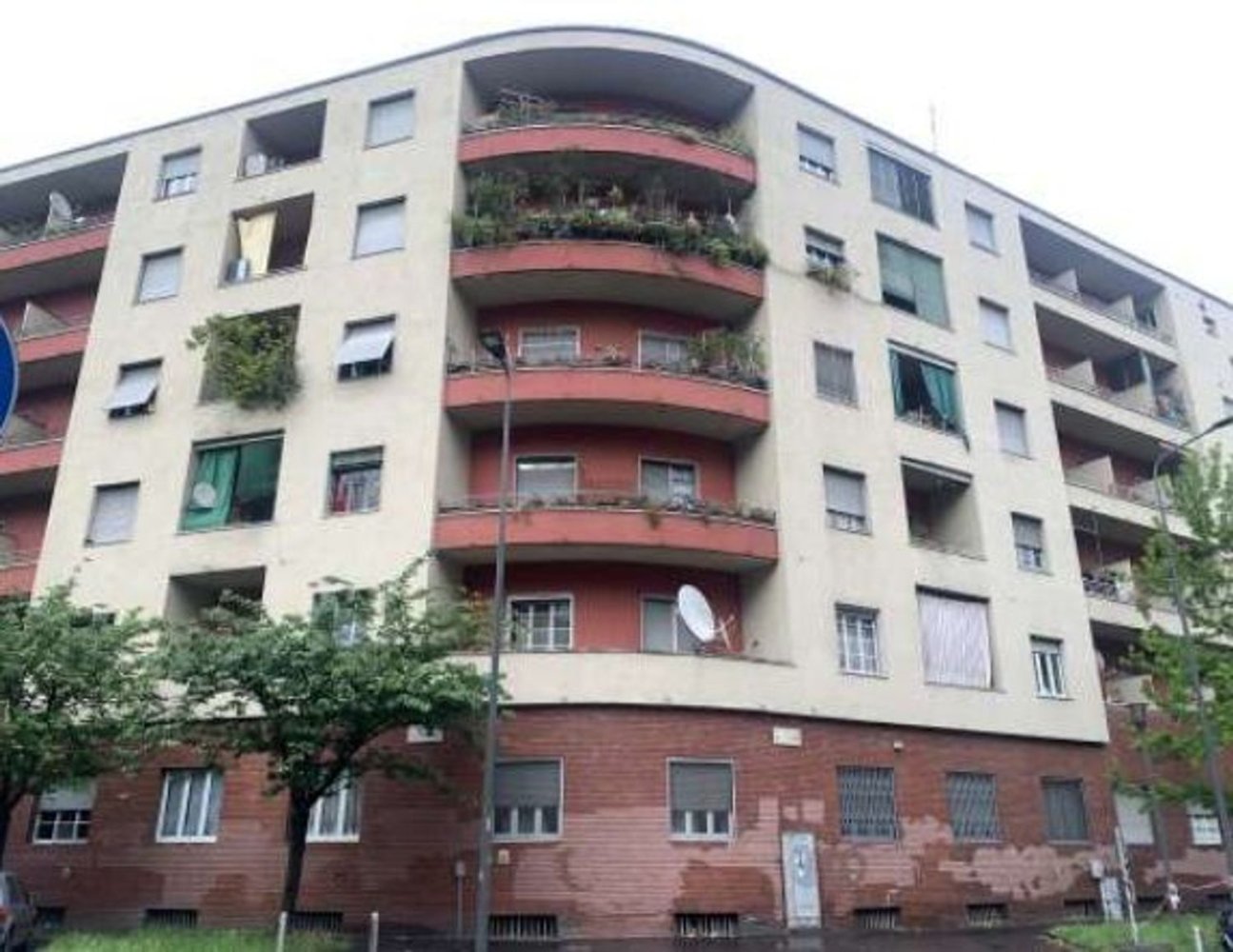 2 rooms Apartment in Milan, Italy No. 240621