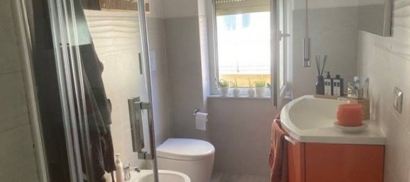 2 bedrooms Apartment in Livorno, Italy No. 294814 4