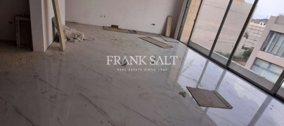 127m² Office in Victoria, Malta No. 11982 8