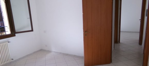 4 bedrooms Apartment in Vigarano Mainarda, Italy No. 343102 16
