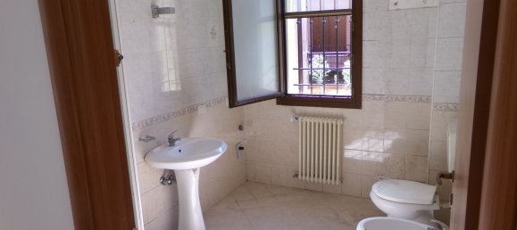 4 bedrooms Apartment in Vigarano Mainarda, Italy No. 343102 20