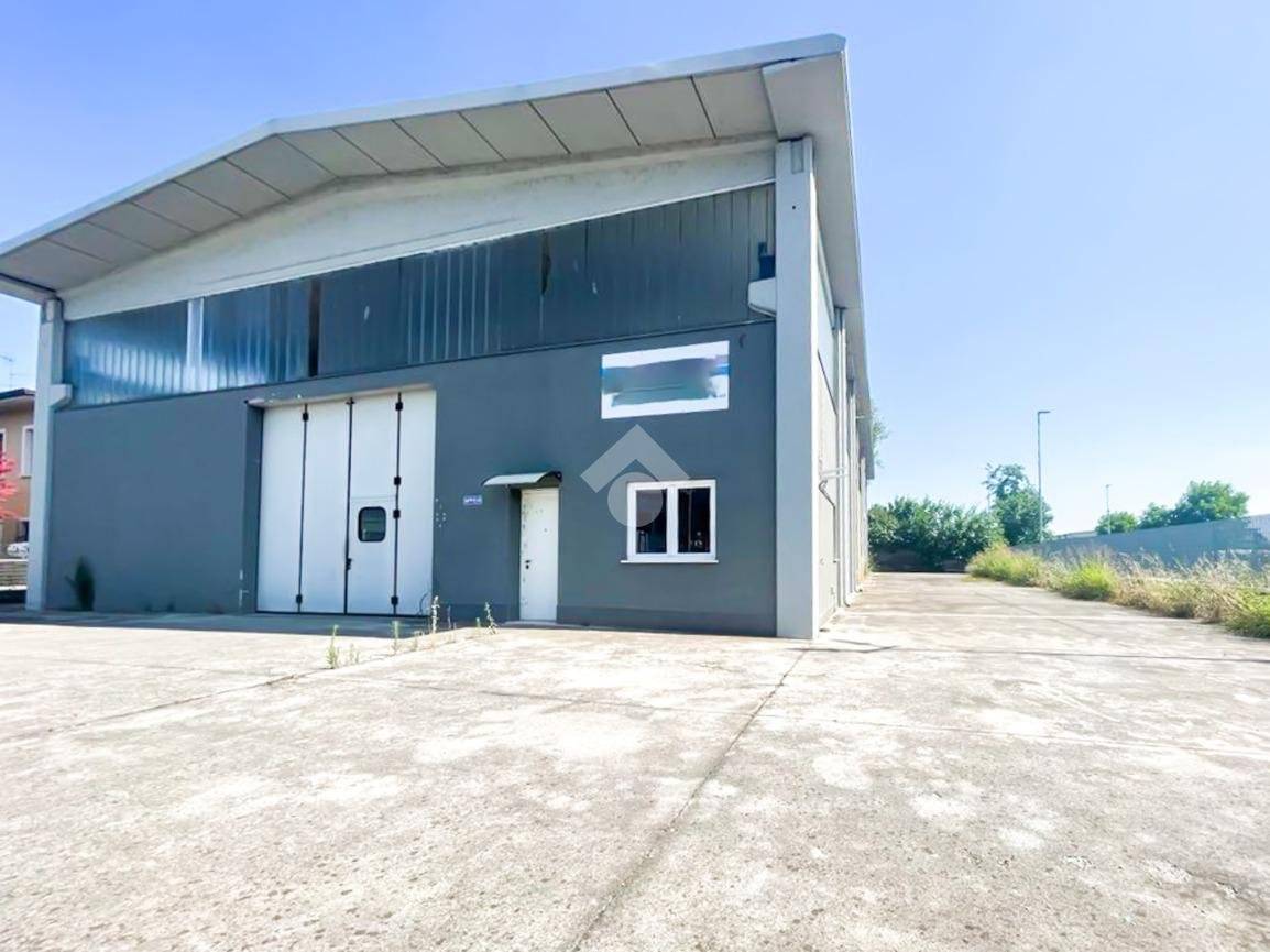 3-salle Entrepôt à Isorella, Italy No. 88478