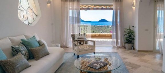 3 rooms Penthouse in Golfo Aranci, Italy No. 154246 3