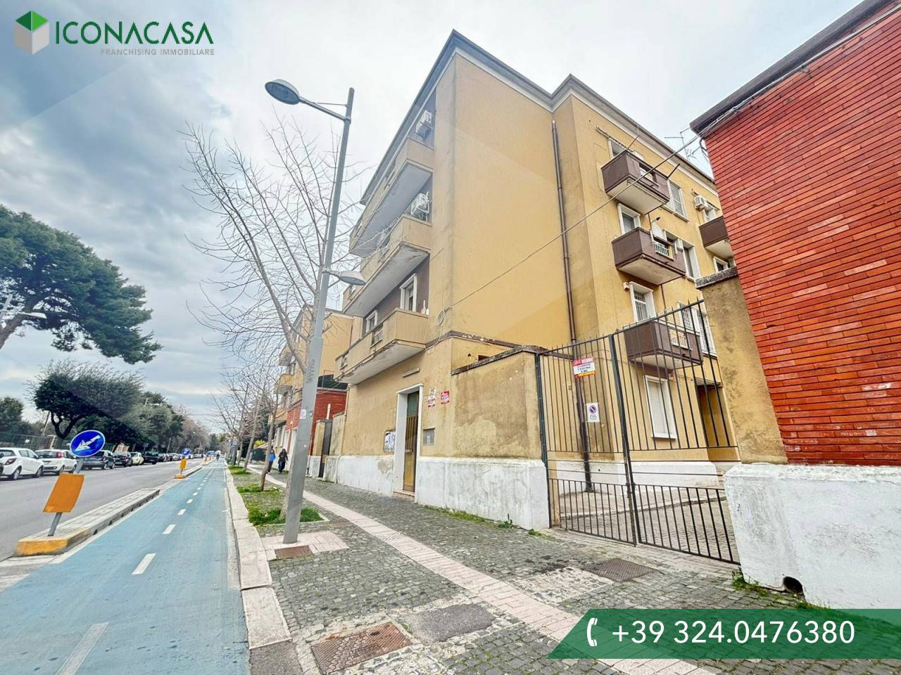 Apartamento de 2 habitaciónes en Foggia, Italy No. 26134