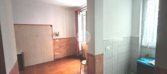 Квартира с 2 спальнями в Рим, Италия № 281109 3