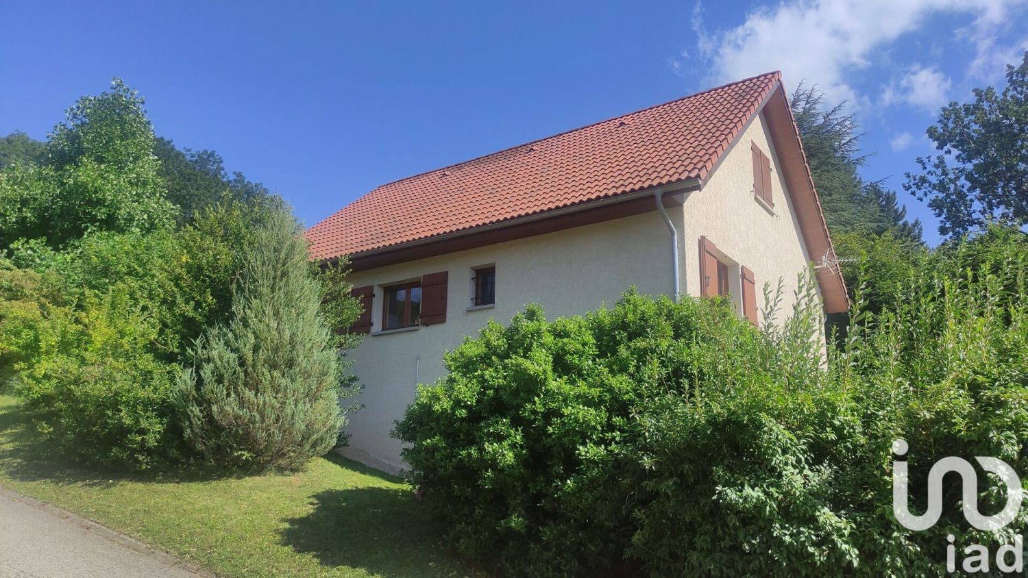 2 bedrooms House in Isere, France No. 290955