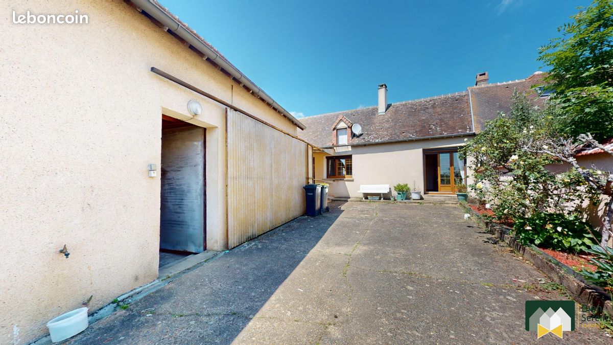 Casa de 1 dormitorio en Fontaine-la-Guyon, France No. 222100