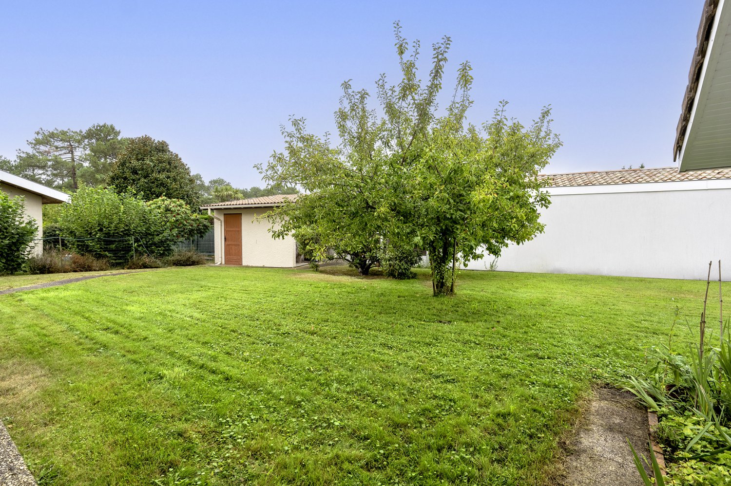 Дом с 4 спальнями в Ле Теш, Франция № 320697