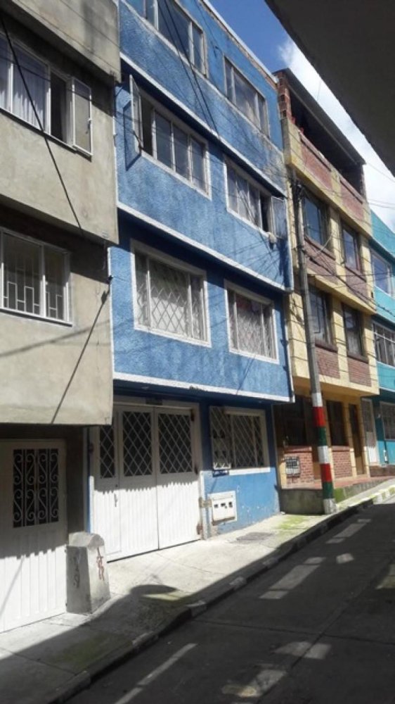 16 bedrooms House in Bogota, Colombia No. 10162