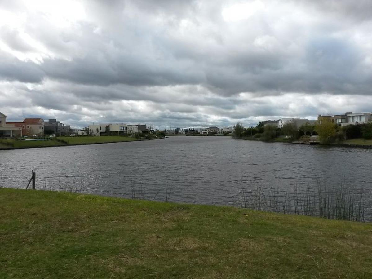  Land in Tigre, Argentina No. 48159