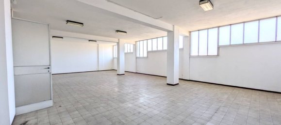 Edificio en Cesano Maderno, Italy 701 m² No. 359764 19