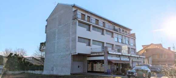 Edificio en Cesano Maderno, Italy 701 m² No. 359764 45