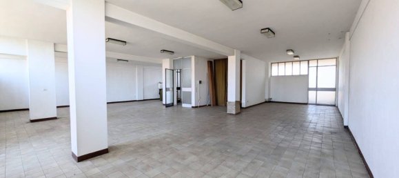 Edificio en Cesano Maderno, Italy 701 m² No. 359764 21