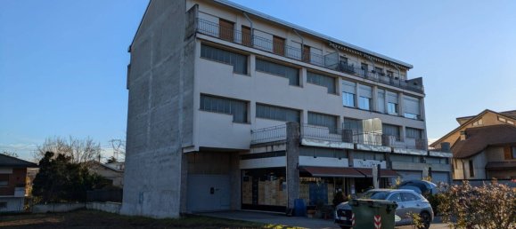Edificio en Cesano Maderno, Italy 701 m² No. 359764 42