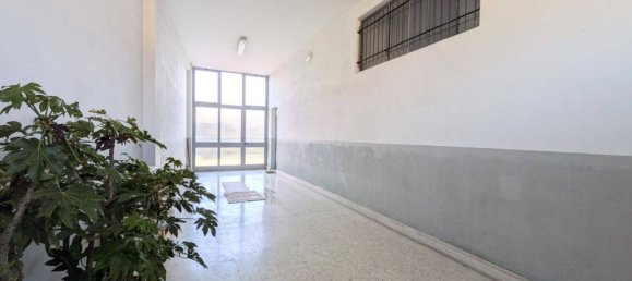 Edificio en Cesano Maderno, Italy 701 m² No. 359764 39
