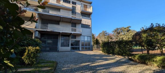 Edificio en Cesano Maderno, Italy 701 m² No. 359764 38