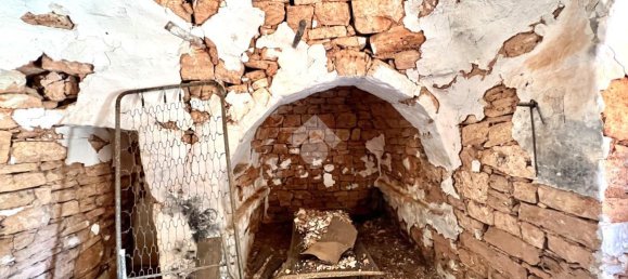 Дом с 2 комнатами в Челье Мессапика, Италия № 146835 6