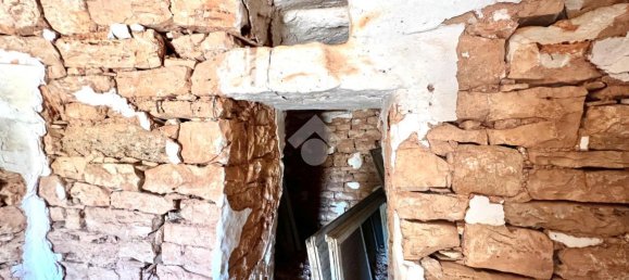 Дом с 2 комнатами в Челье Мессапика, Италия № 146835 7