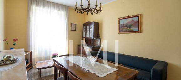 Apartamento de 4 dormitorios en Milan, Italy No. 364222 2