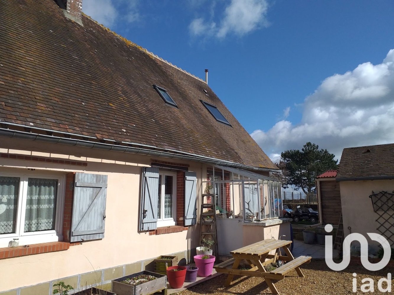 Casa de 4 dormitorios en Saint-Germain-le-Gaillard, France No. 69802