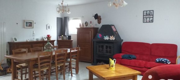 Casa de 4 dormitorios en Saint-Germain-le-Gaillard, France No. 69802 4