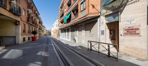 45m² Commercial property in Armilla, Spain No. 166424 3
